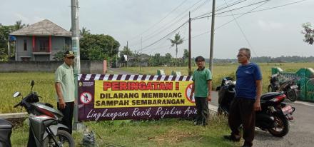 Pemasangan Benner Untuk Penanganan Sampah